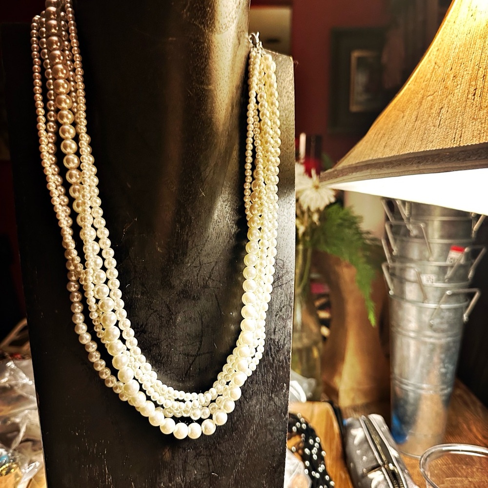 Elegant 5 Strand Glass Pearl Necklace